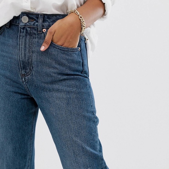 ASOS DESIGN mom jeans in dark blue. Size W26 L32. - Picture 3 of 9